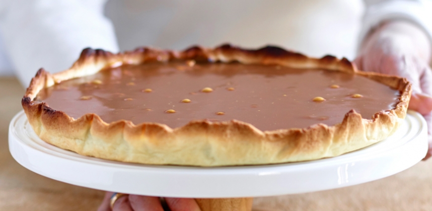 Tarte au chocolat à la ganache salée, nappée de caramel