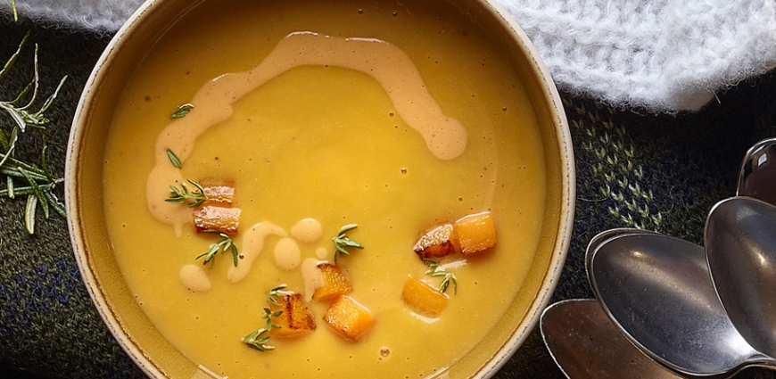 Soupe de butternut aux haricots blancs et lait de coco