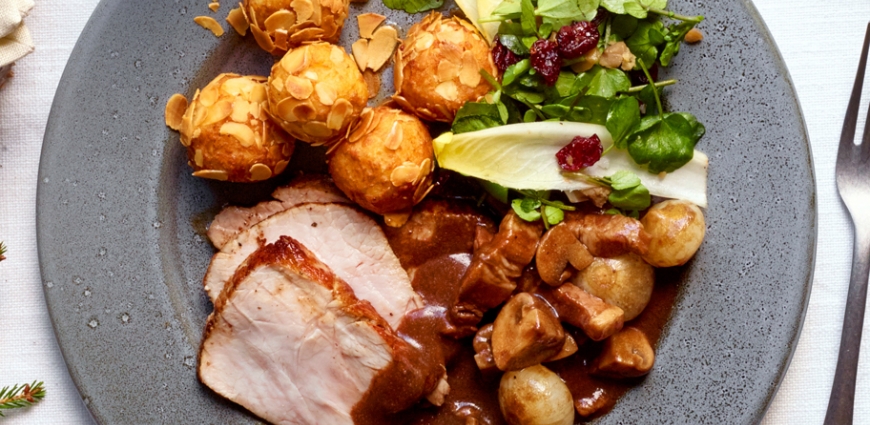 R ti de veau sauce chasseur croquettes et salade de chicons