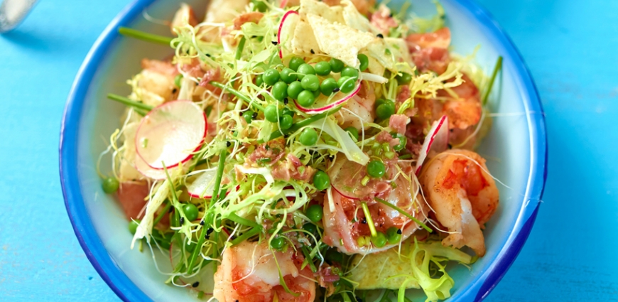 Salade de scampis assaisonnée de vinaigrette à la pancetta