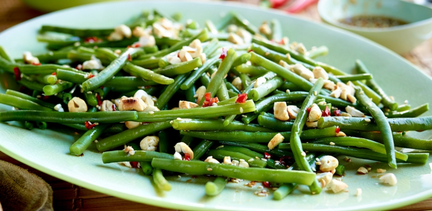 Salade de haricots verts et noix de cajou, vinaigrette pimentée au sésame