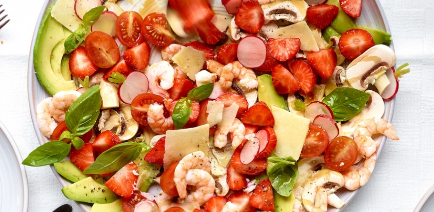 Salade de fraises à l’avocat et aux crevettes