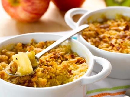 Crumbles aux pommes, kiwis et amandes