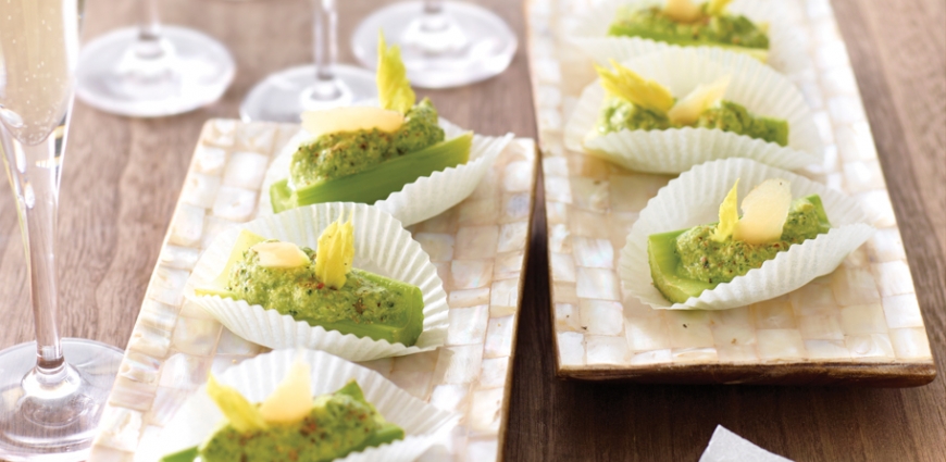 Petites barquettes de céleri farçies de mousse de céleri à l’elbot fumé