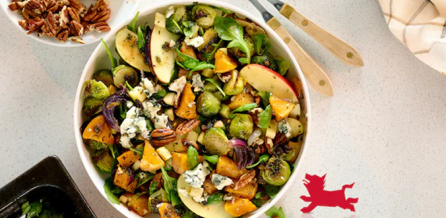 Salade d’hiver aux légumes rôtis, roquefort et noix de pécan