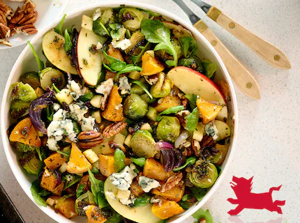 Salade d’hiver aux légumes rôtis, roquefort et noix de pécan