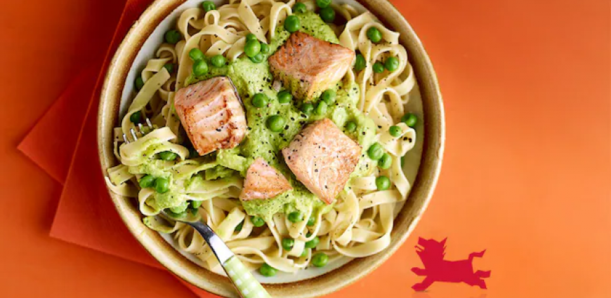 Tagliatelle aux petits pois et au saumon grillé